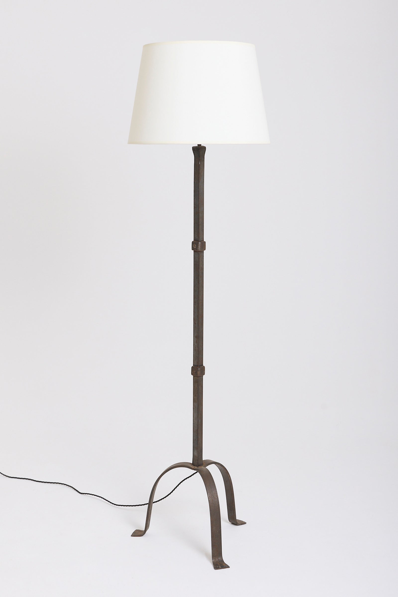 10019- Iron Floor Lamp