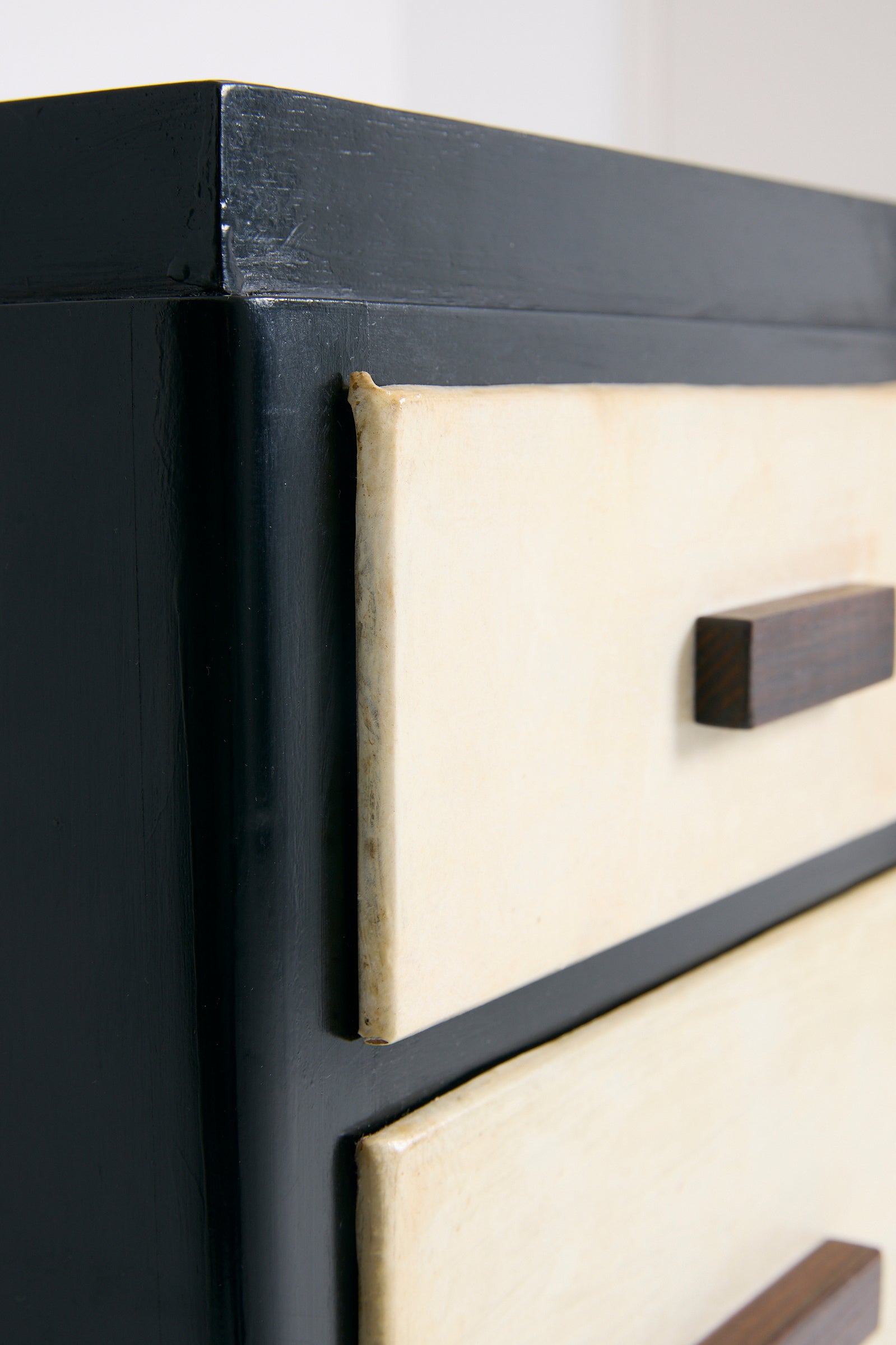 Velum Chest of Drawers