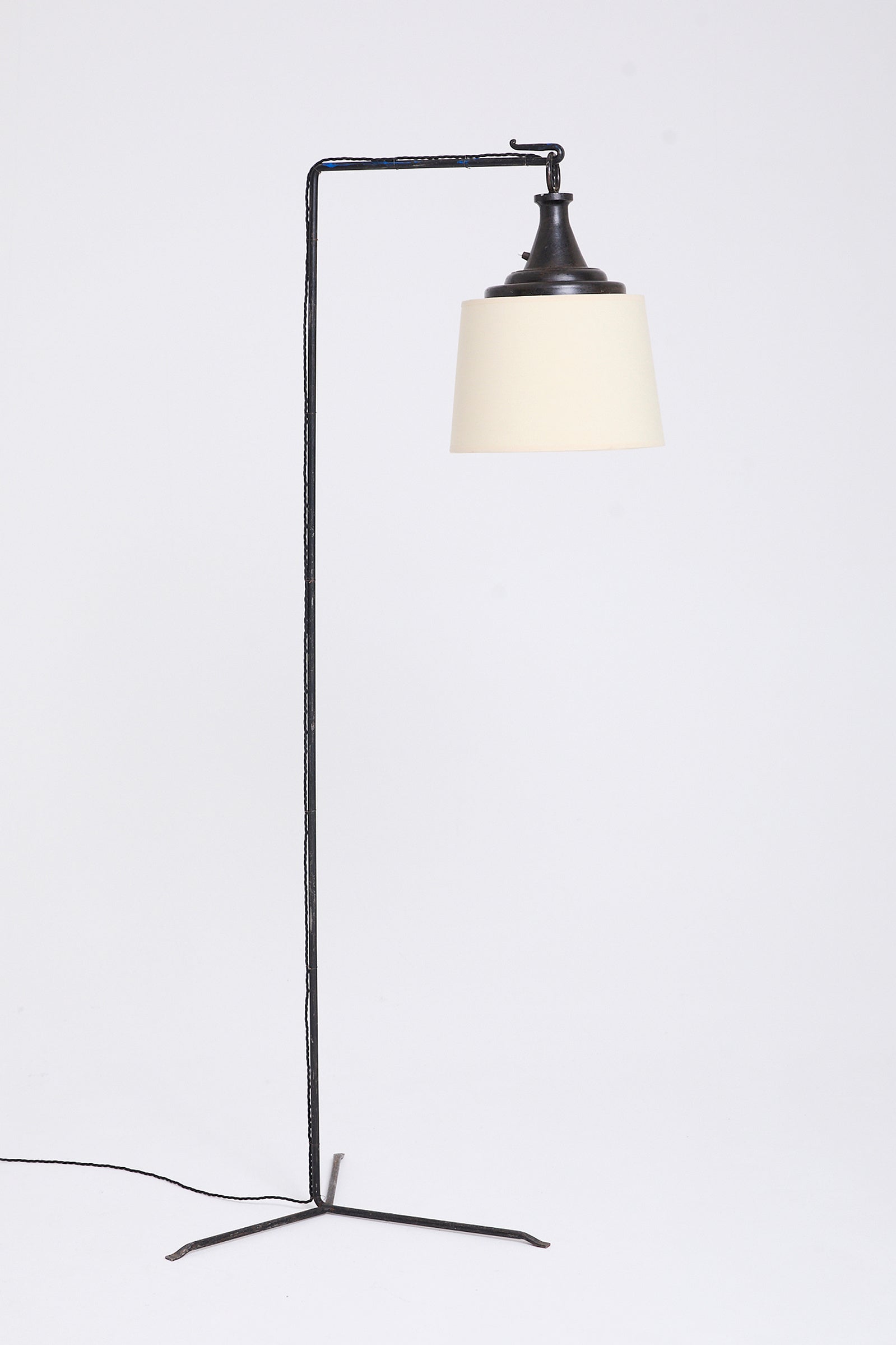 10507- Black Floor Lamp