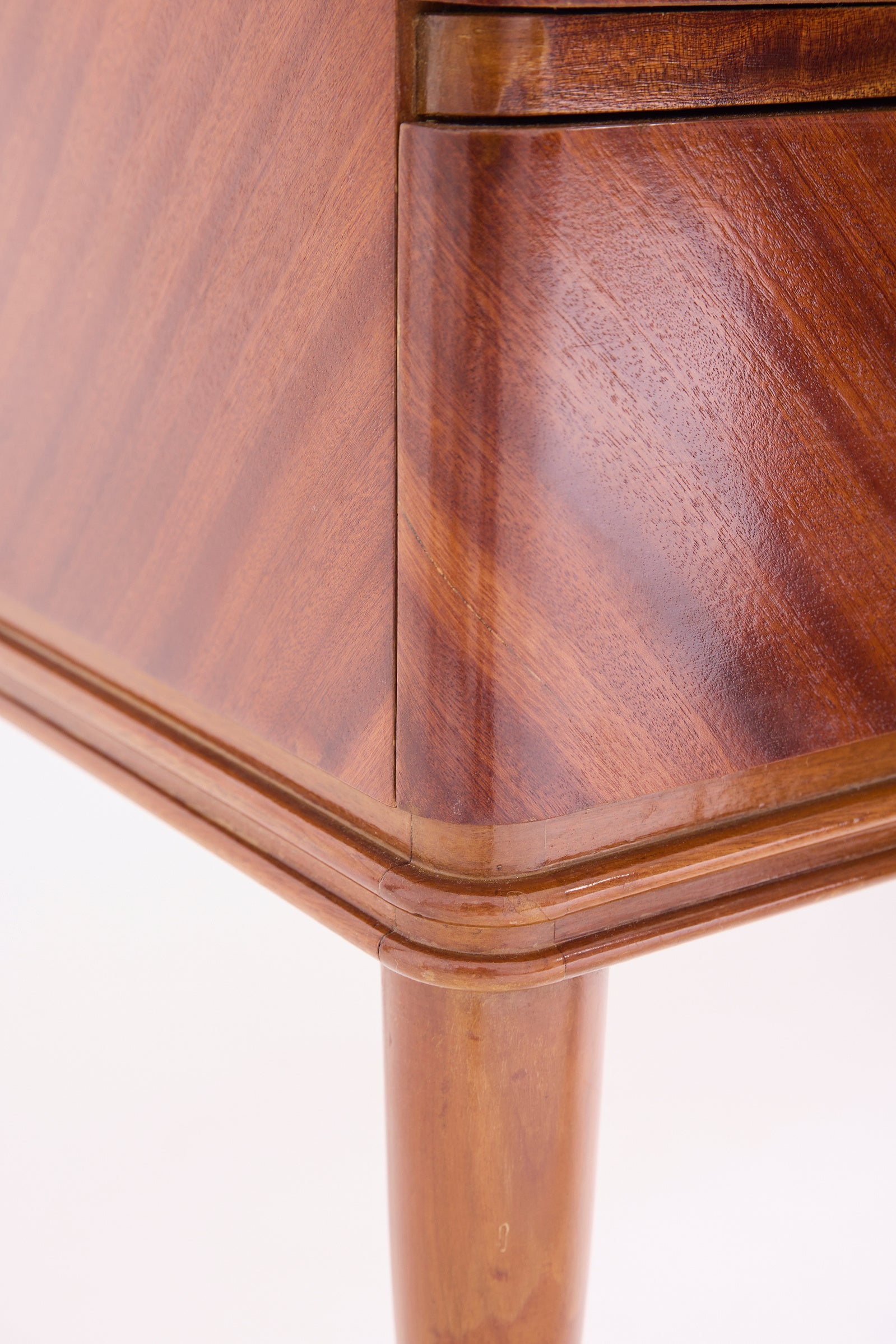 Italian Mid-Century Chest of Drawers