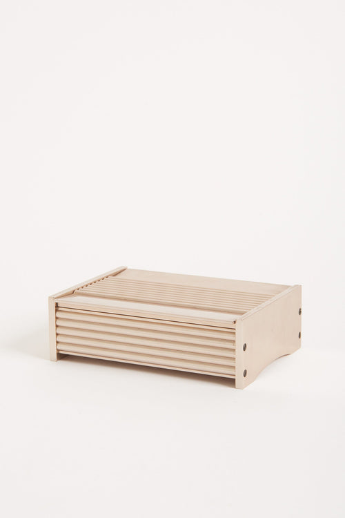 7881- 1970s Steel Playing Card Box