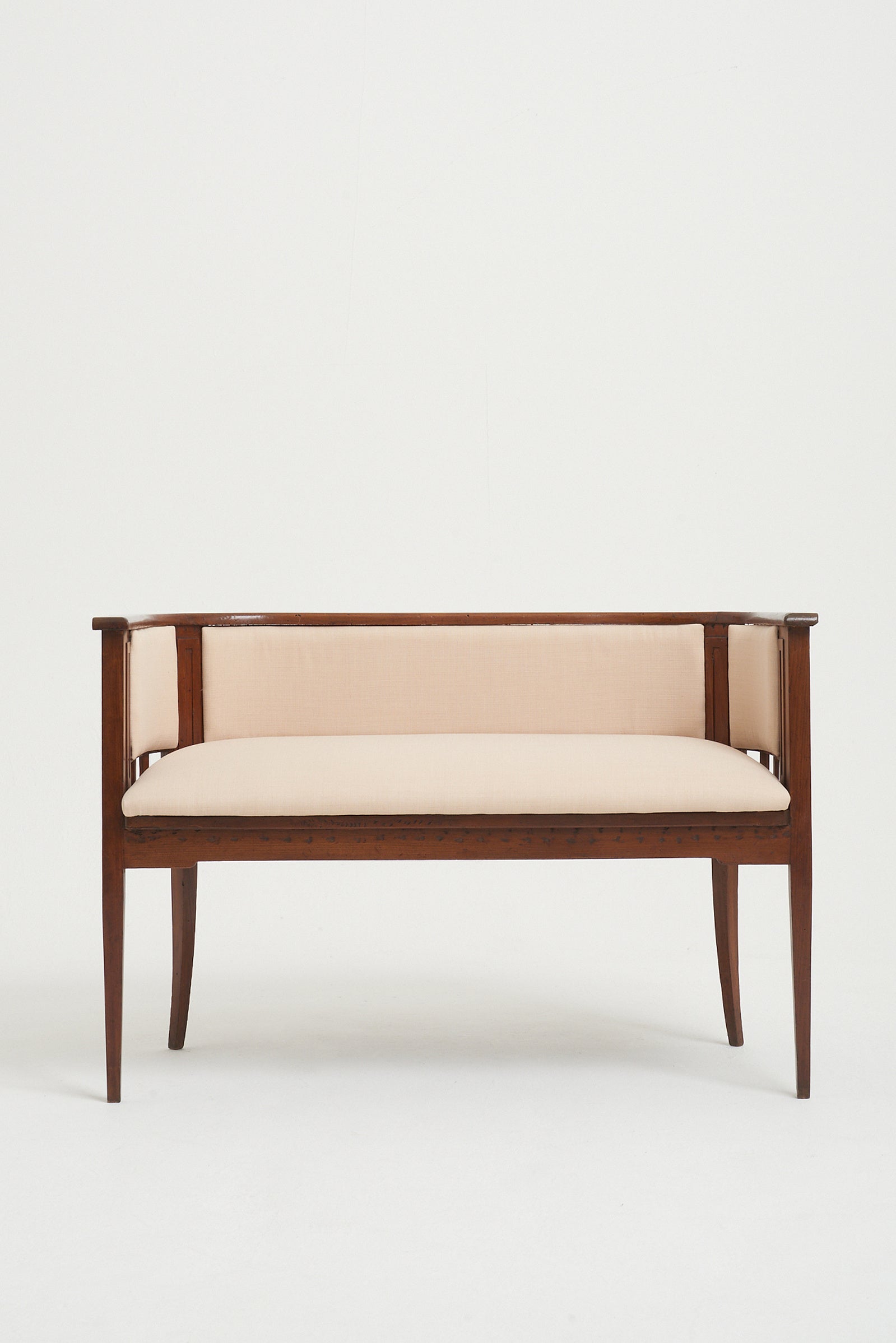 8199- Jugendstil Settee
