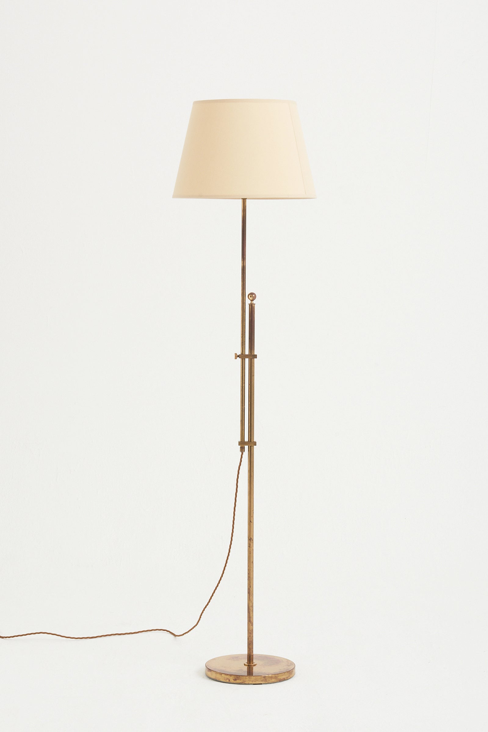 8329- Mid-Century Brass Telescopic Floor Lamp