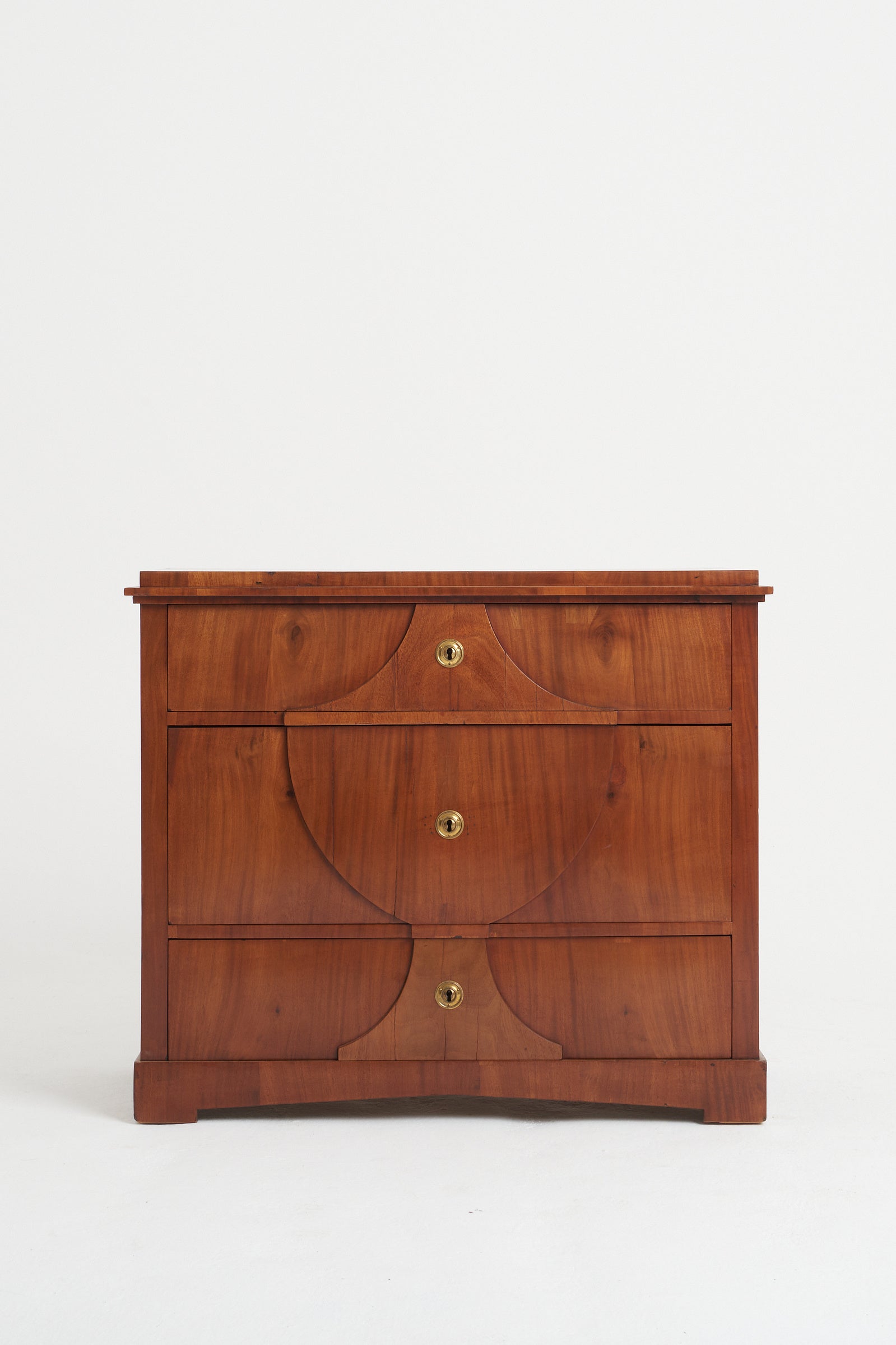 8373- Mahogany Chest of Drawers by Gustaf Foltjern (1771-1832)