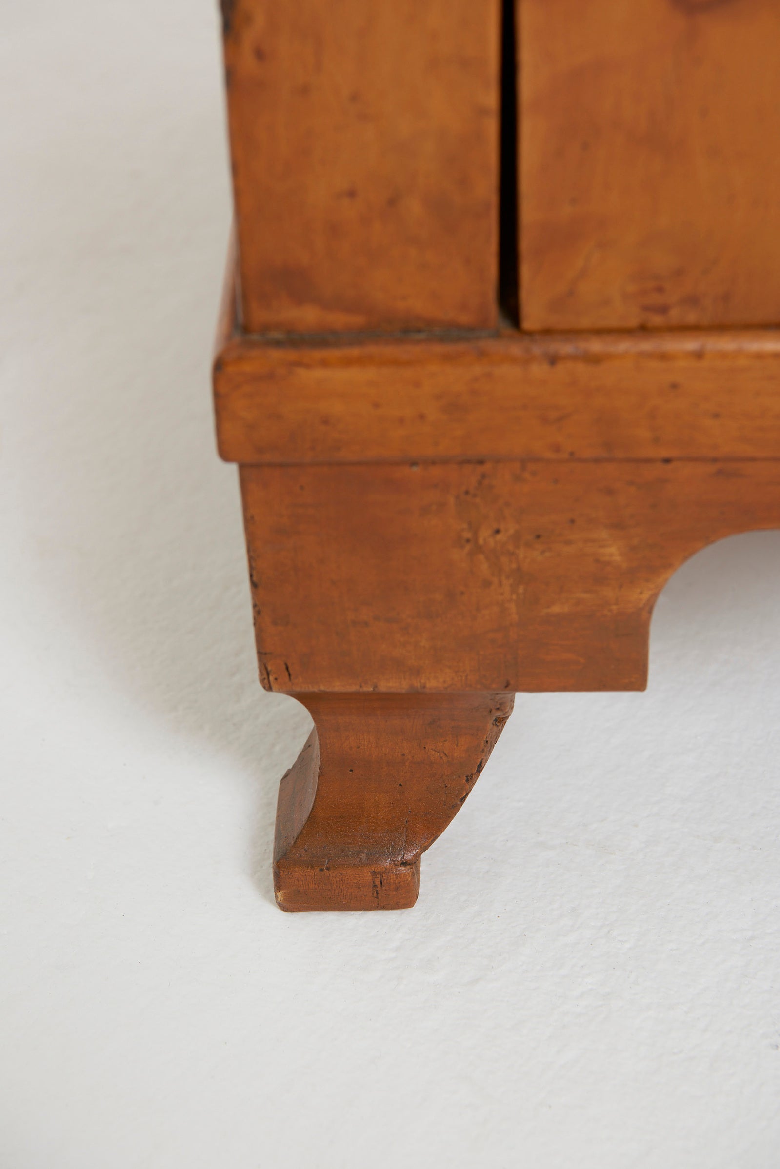 Swedish 19th Century Satin Birch Chest of Drawers