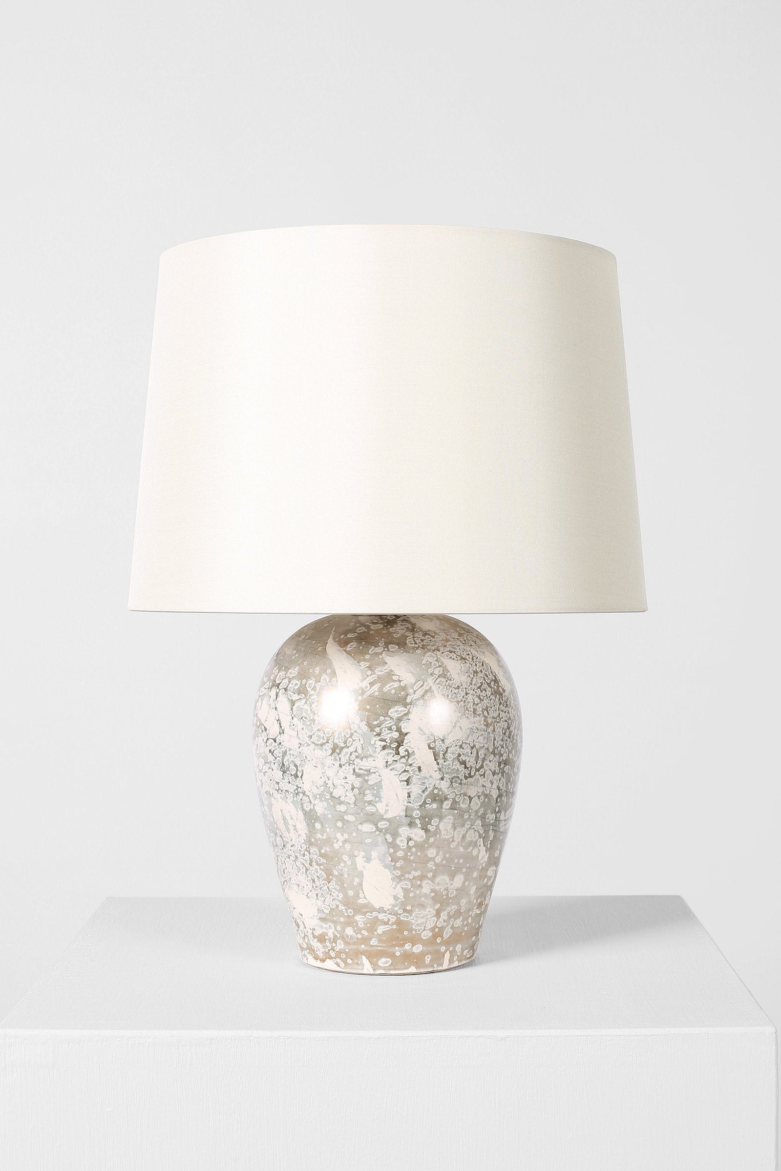 8810- Art Deco Ceramic Table Lamp