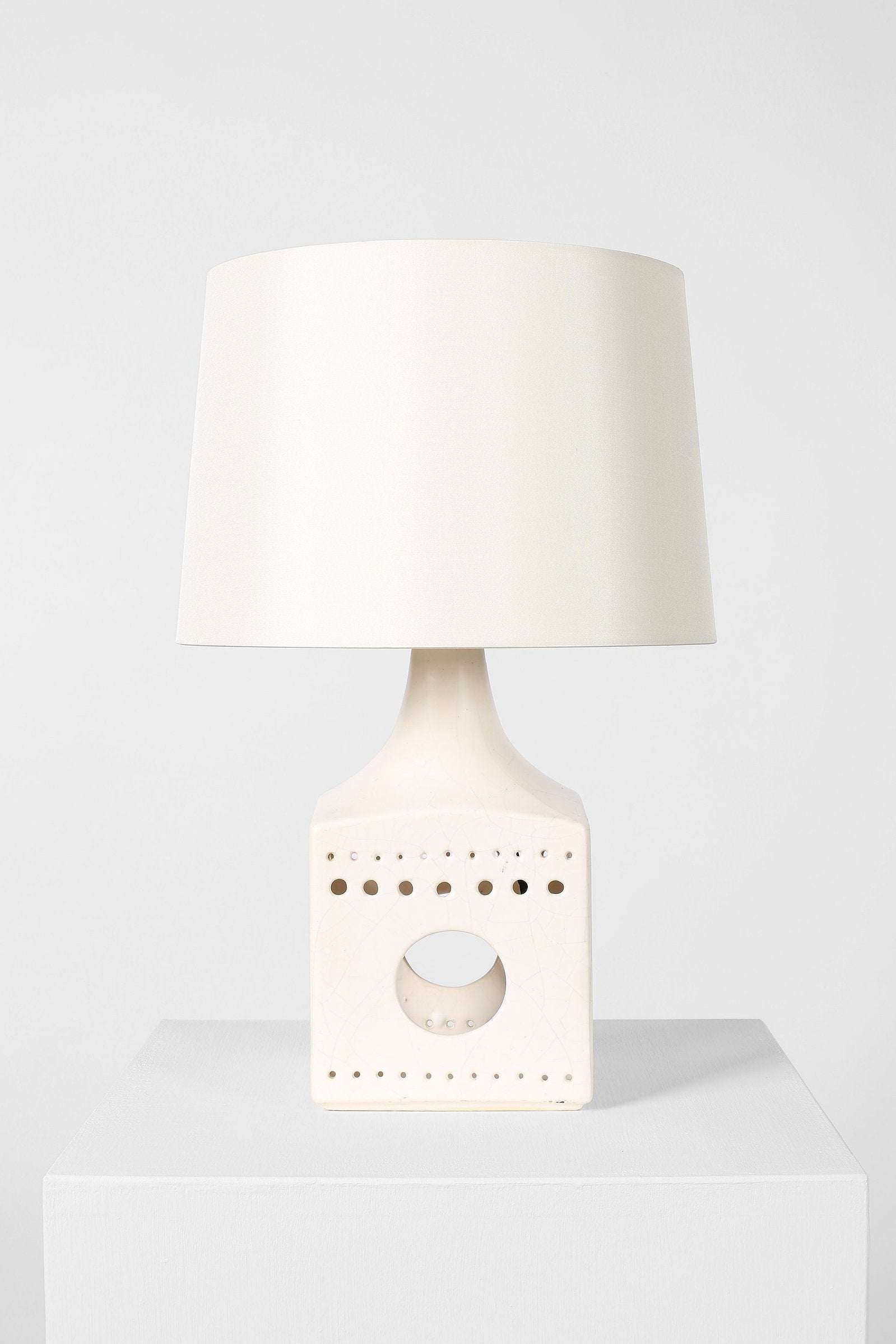 8811- Art Deco Ceramic Table Lamp