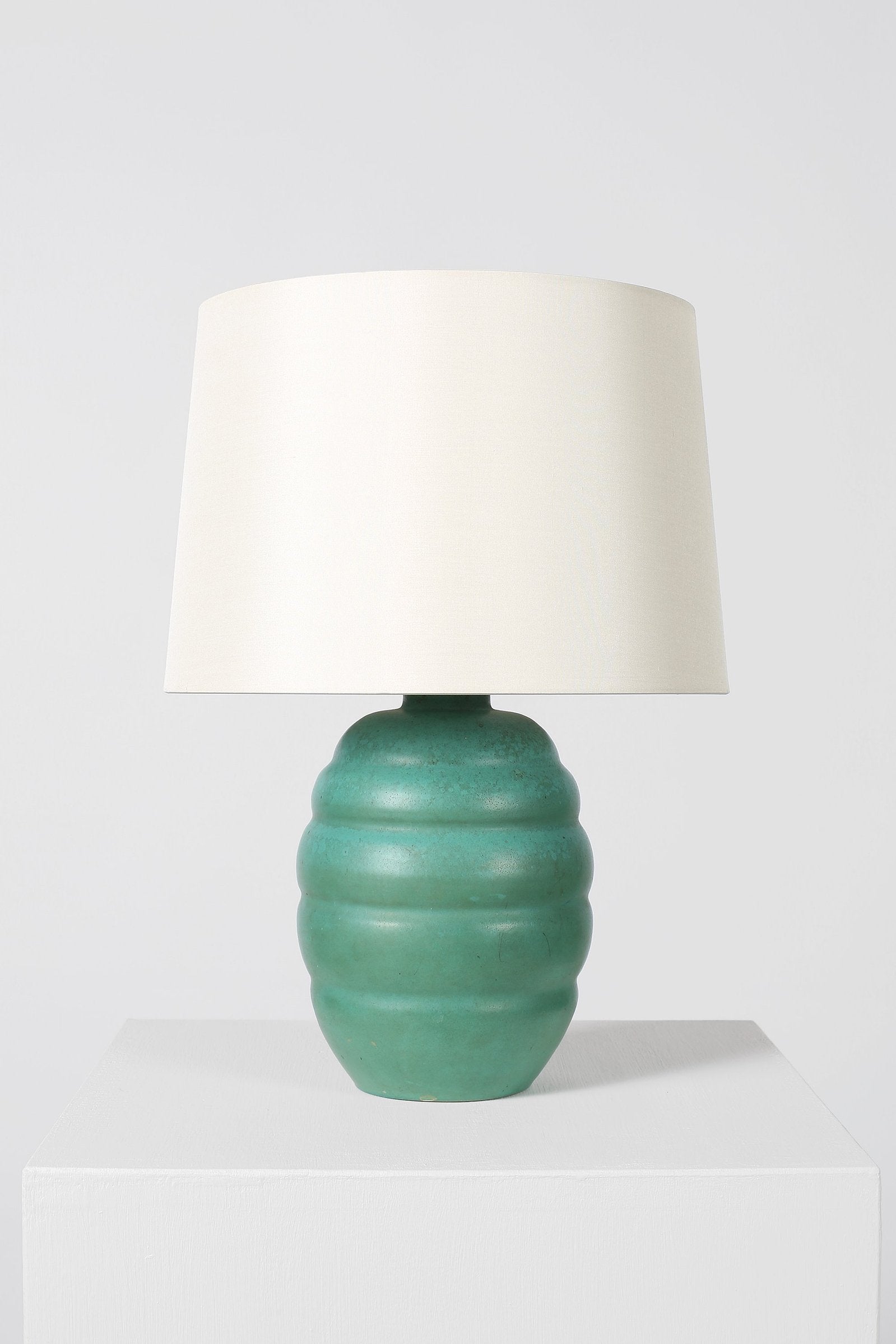 8812- Art Deco Ceramic Table Lamp
