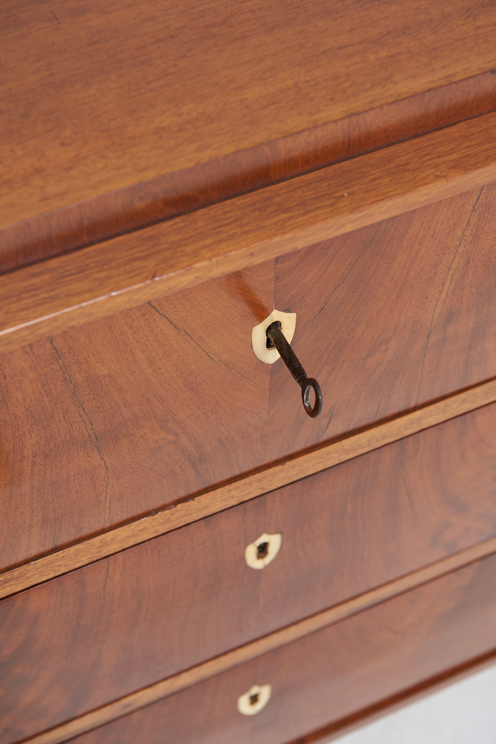 Neoclassical Mahogany Chest of Drawers