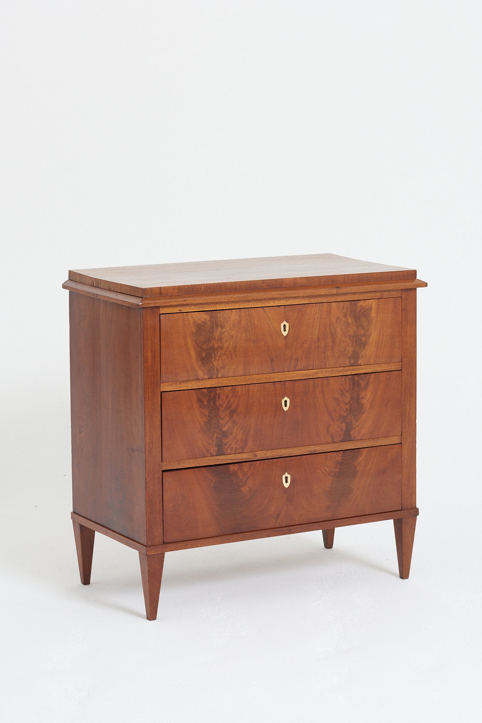 Neoclassical Mahogany Chest of Drawers
