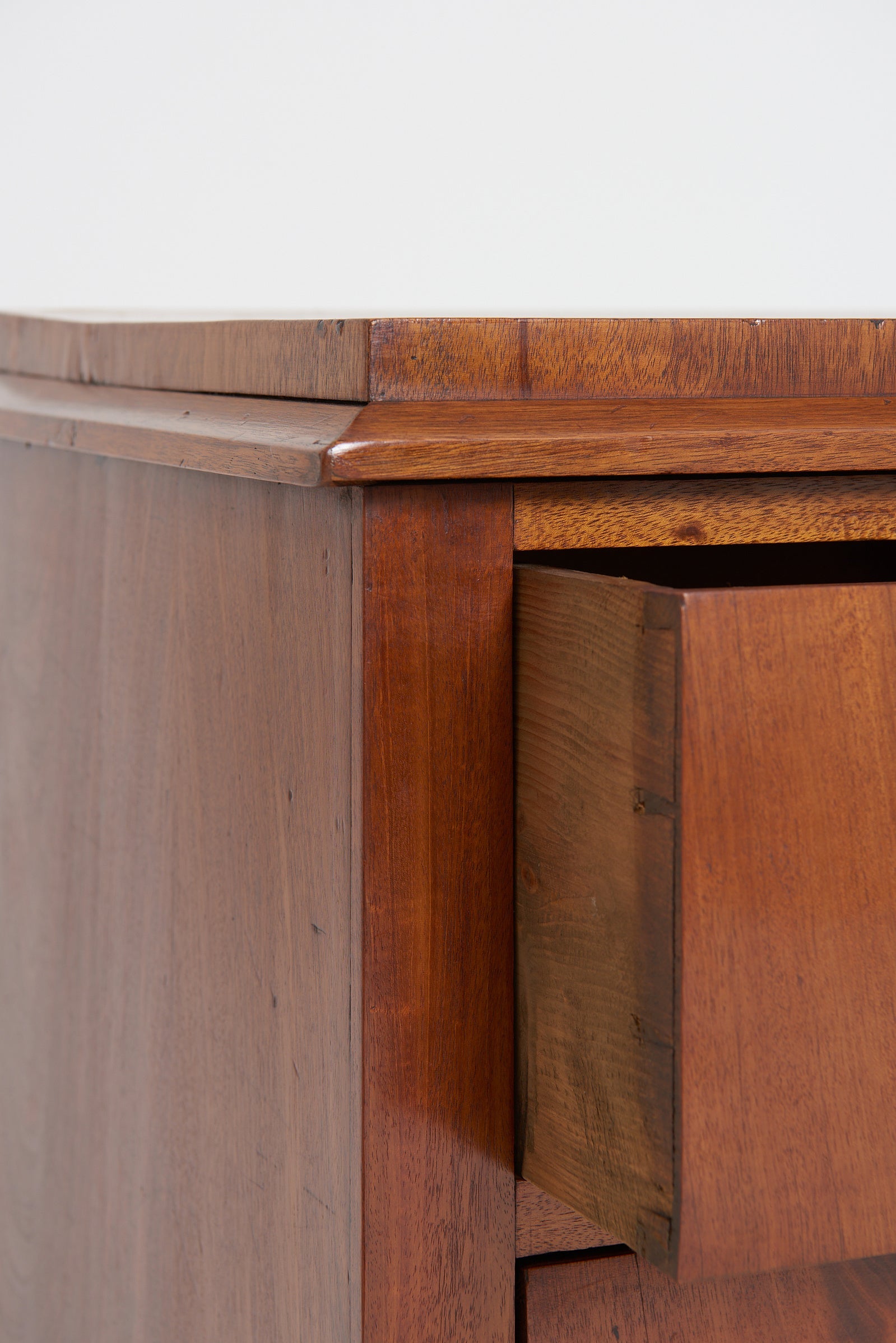 Neoclassical Mahogany Chest of Drawers