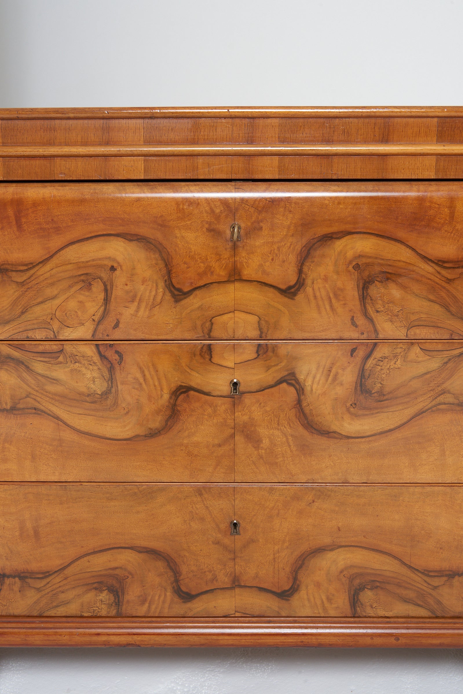 Art Deco Walnut Chest of Drawers