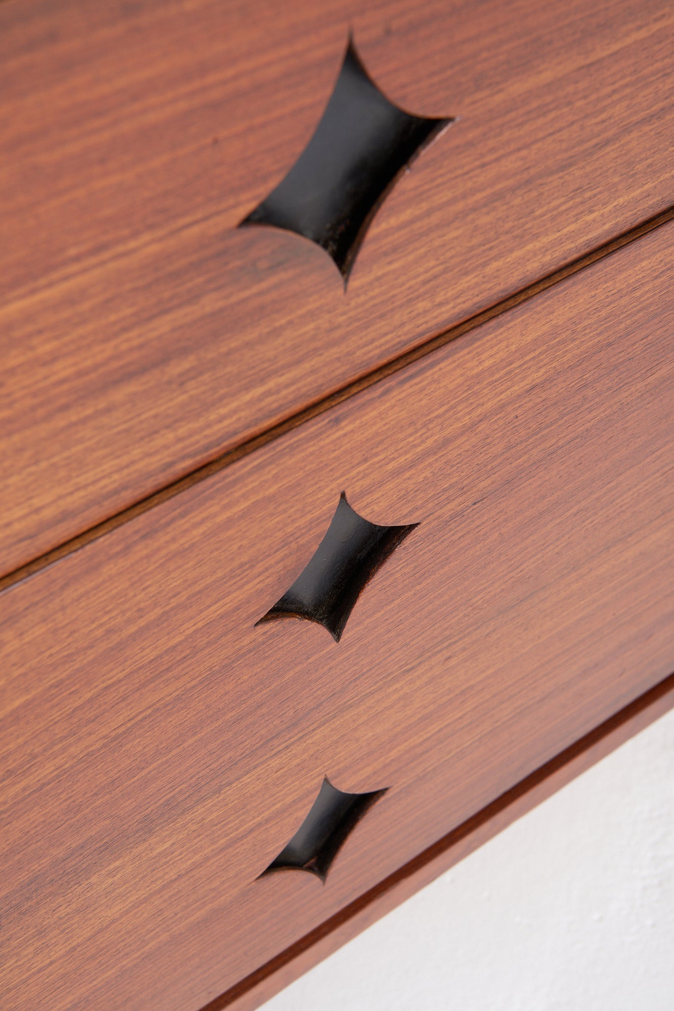 Mid-Century Chest of Drawers