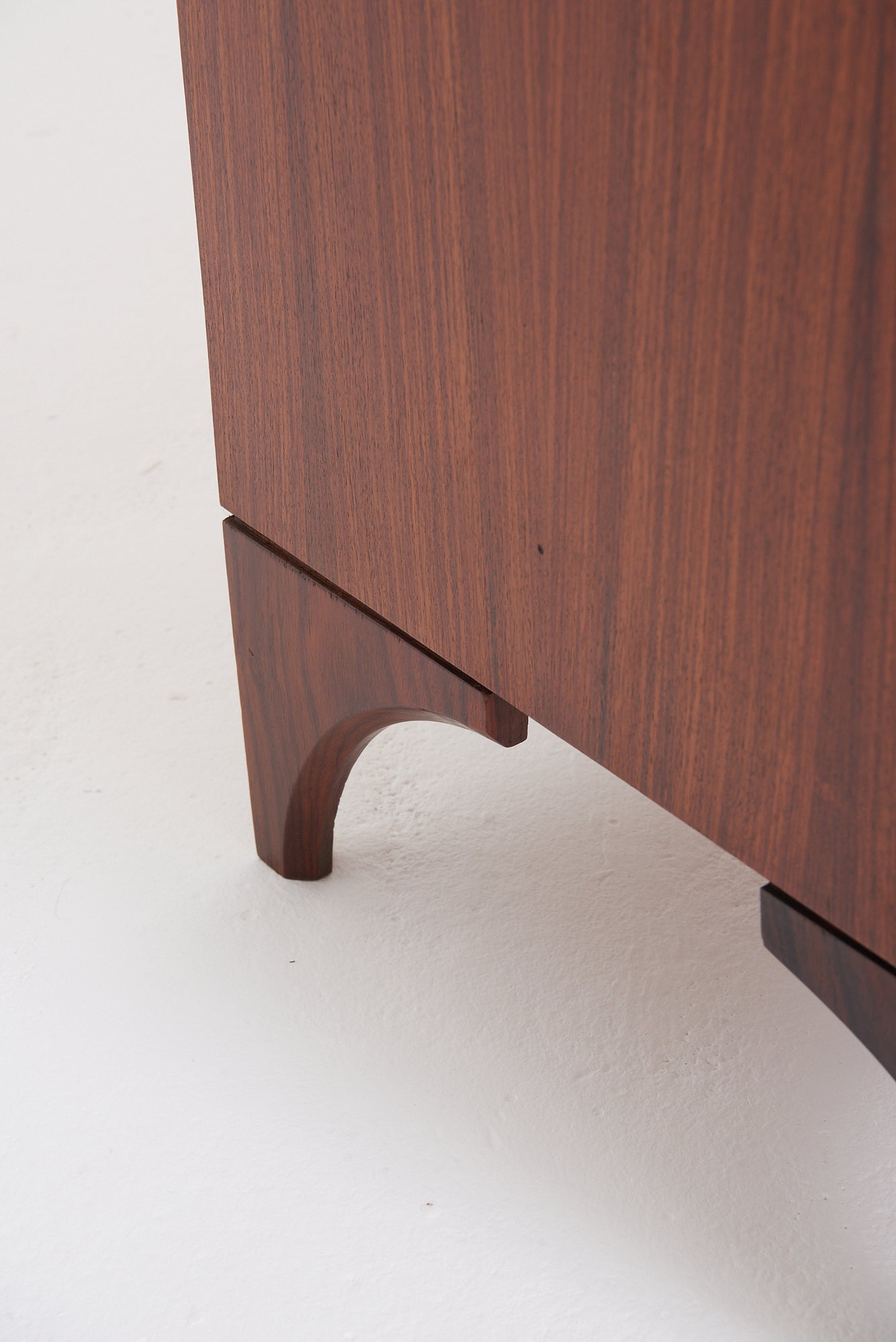 Mid-Century Chest of Drawers