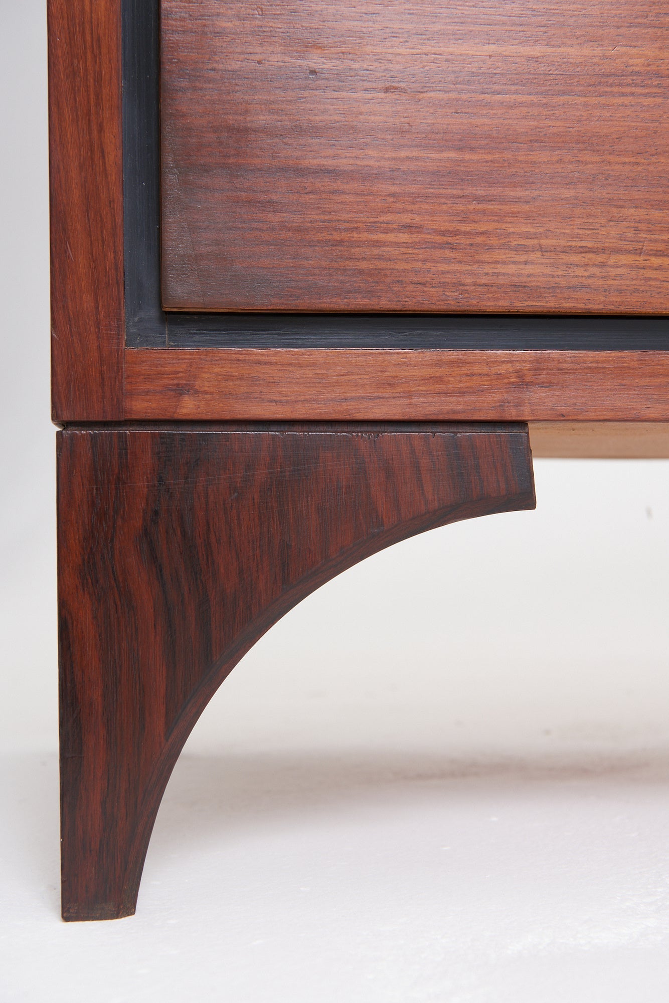 Mid-Century Chest of Drawers