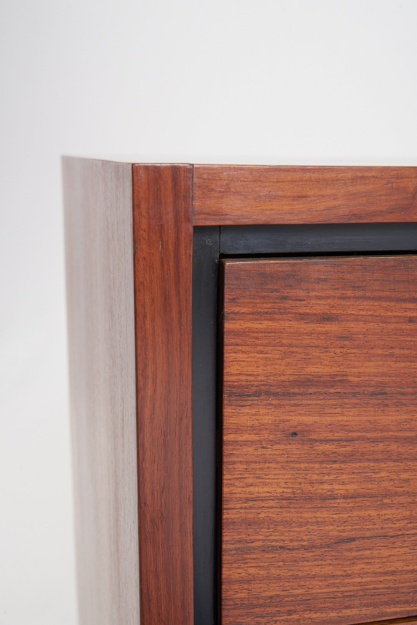 Mid-Century Chest of Drawers