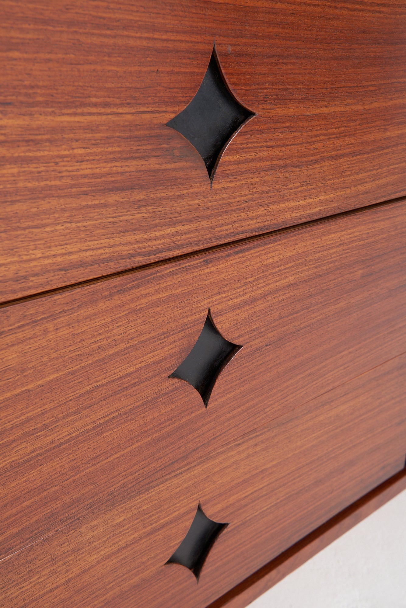 Mid-Century Chest of Drawers