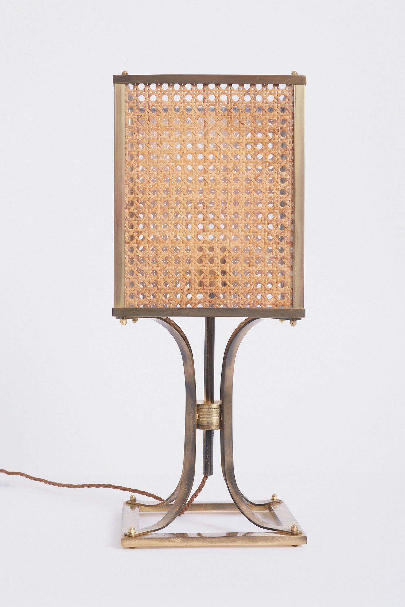 9056- Mid-Century Brass and Rattan Table Lamp