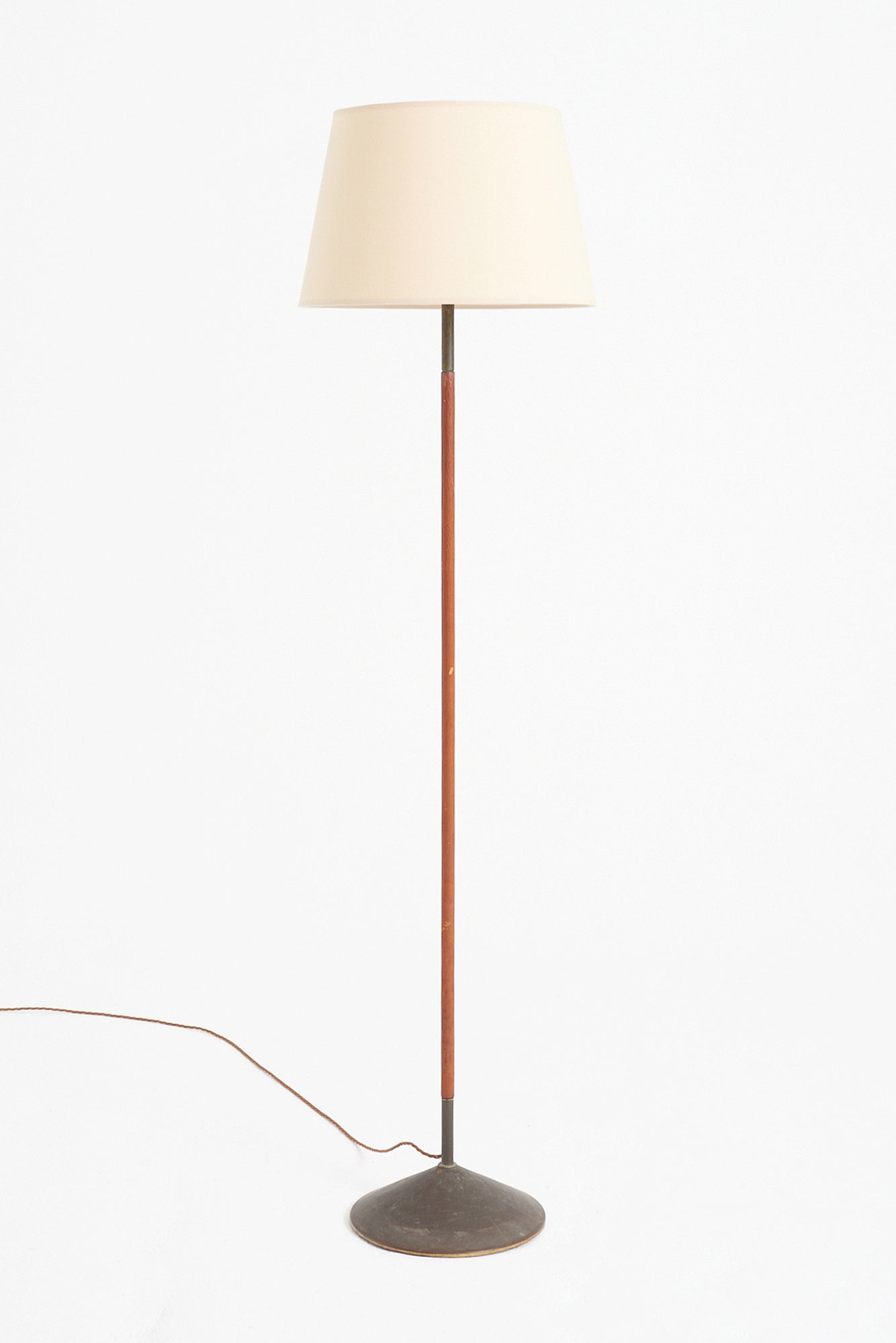 9087- Mid-Century Brown Leather and Brass Floor lamp