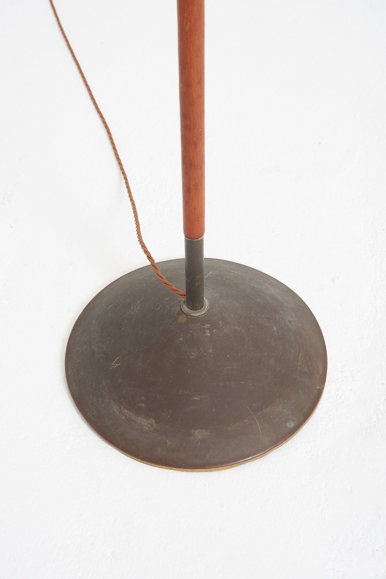 Mid-Century Brown Leather and Brass Floor lamp