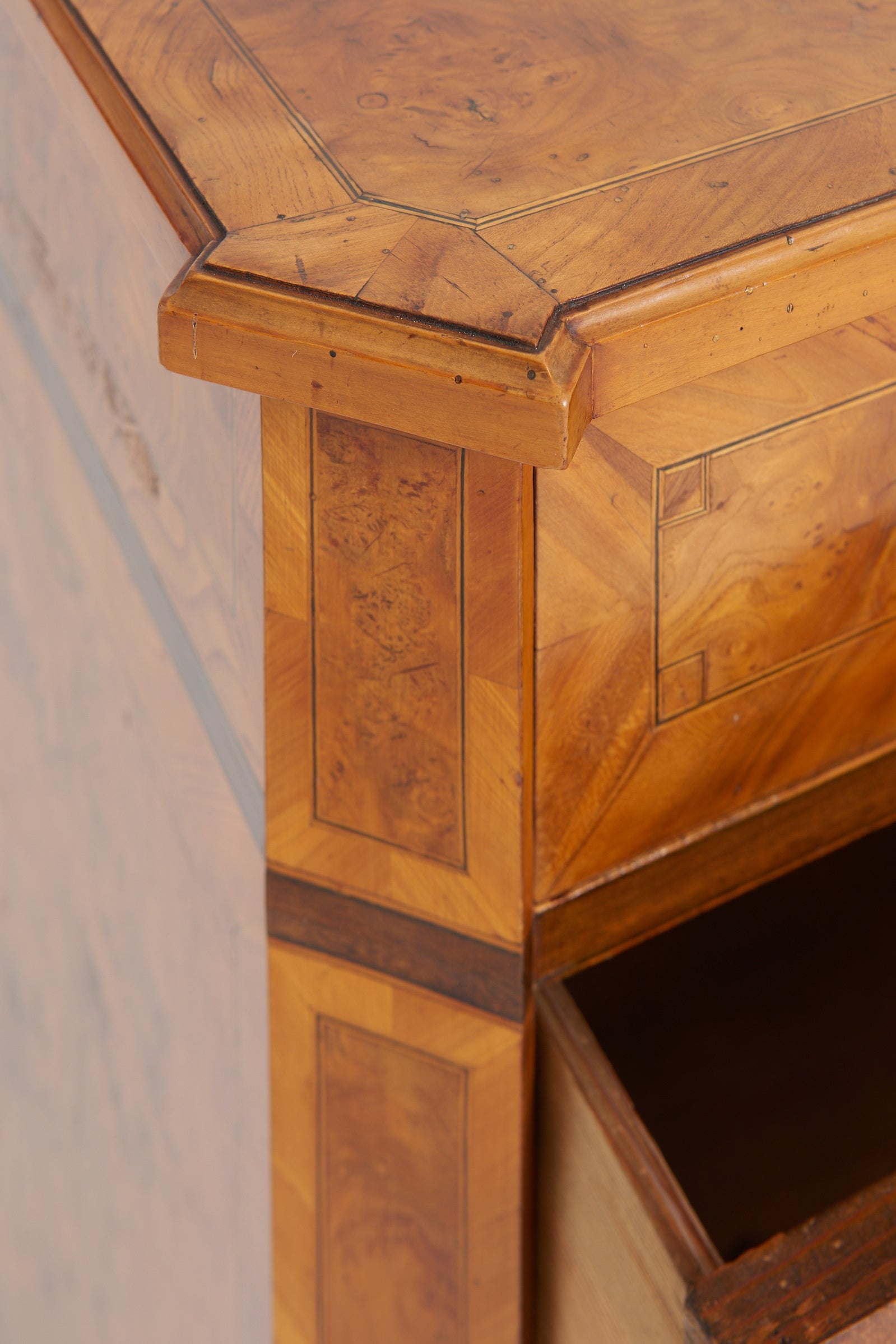 Early 19th Century Swedish Walnut Chest of Drawers