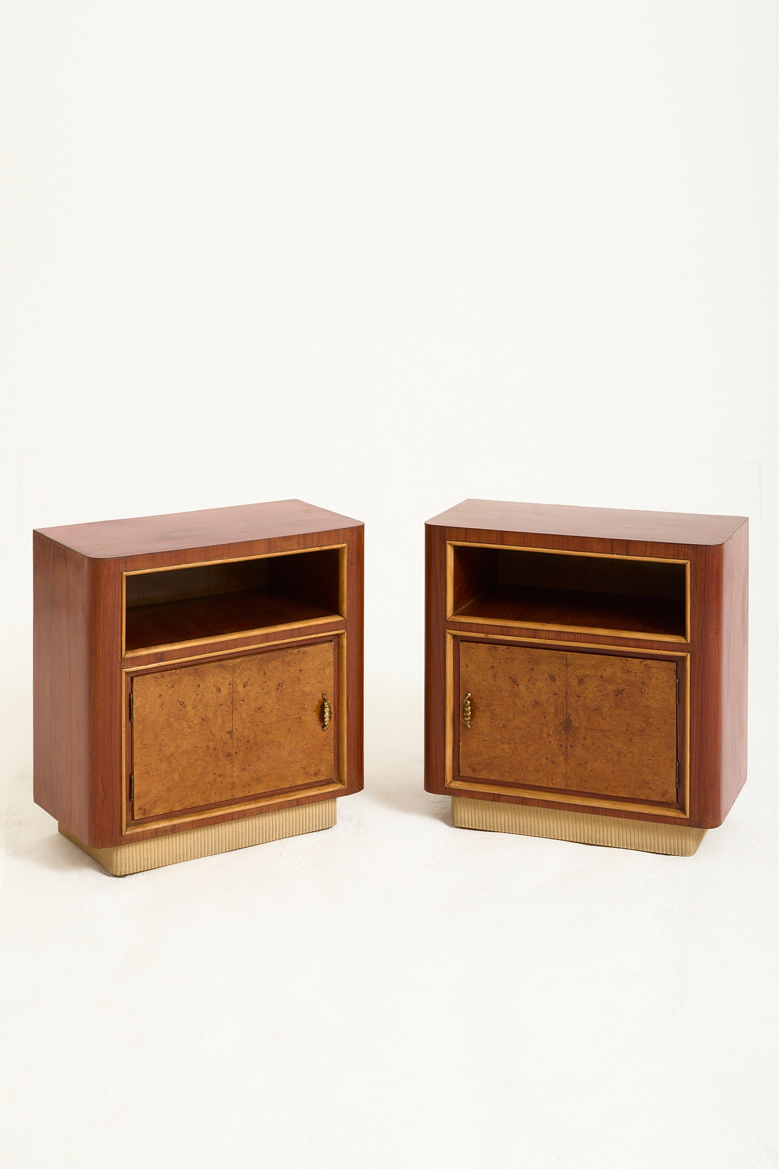 9526- Pair of Bedside Cabinets