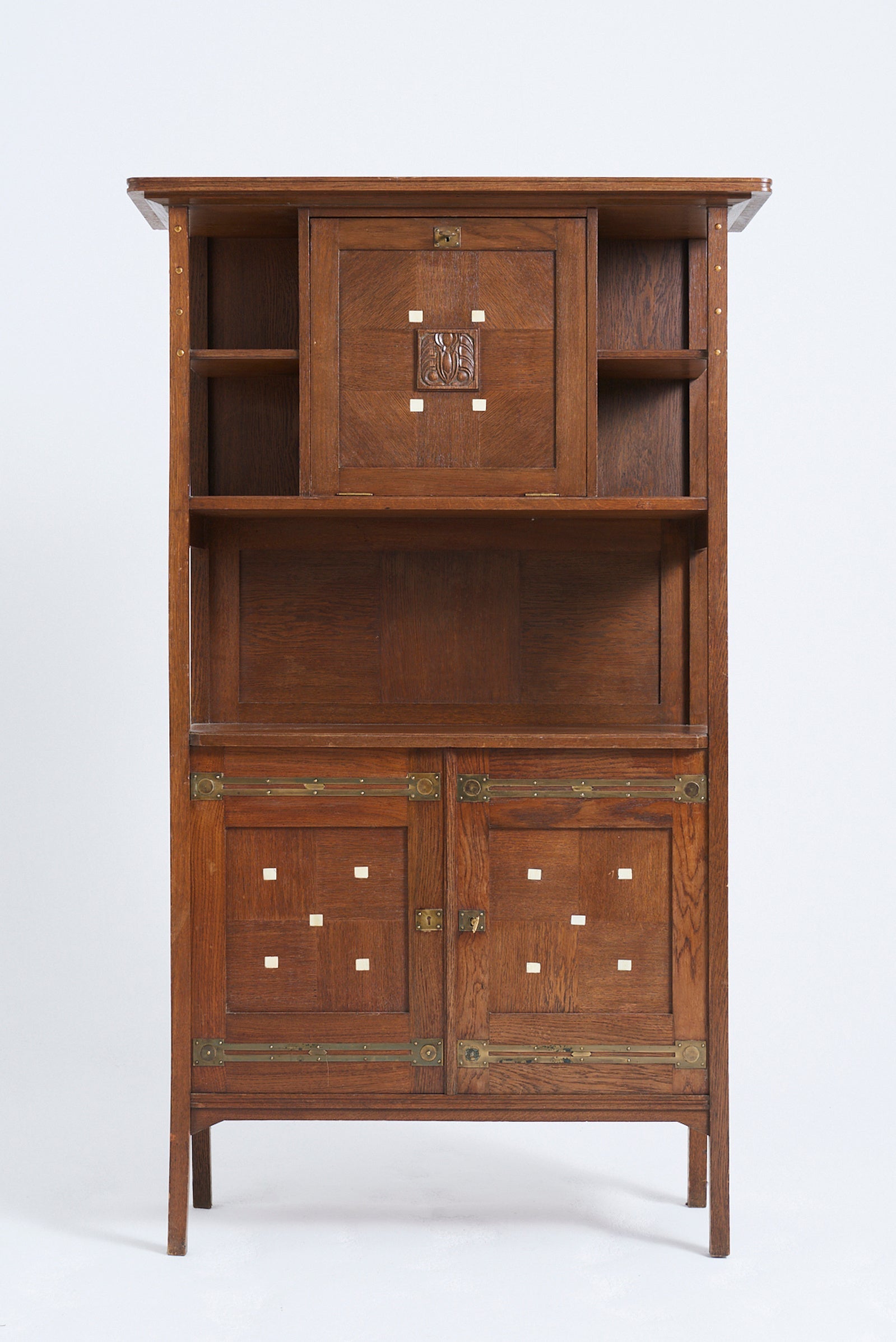 9527- Arts & Crafts Oak Cabinet