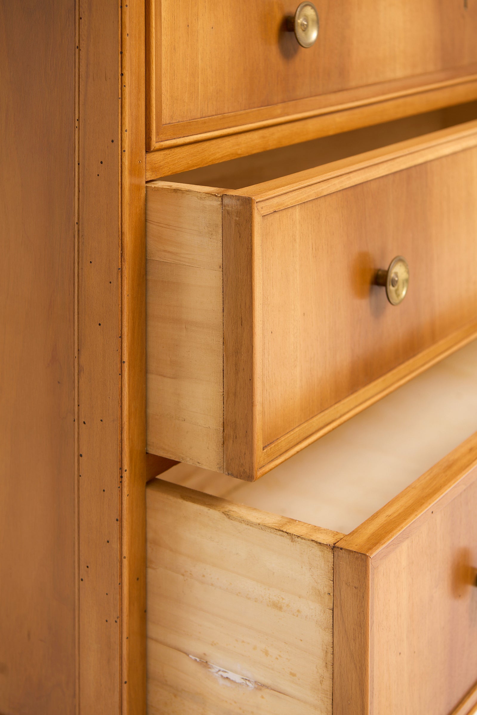 Italian Mid-Century Chest of Drawers