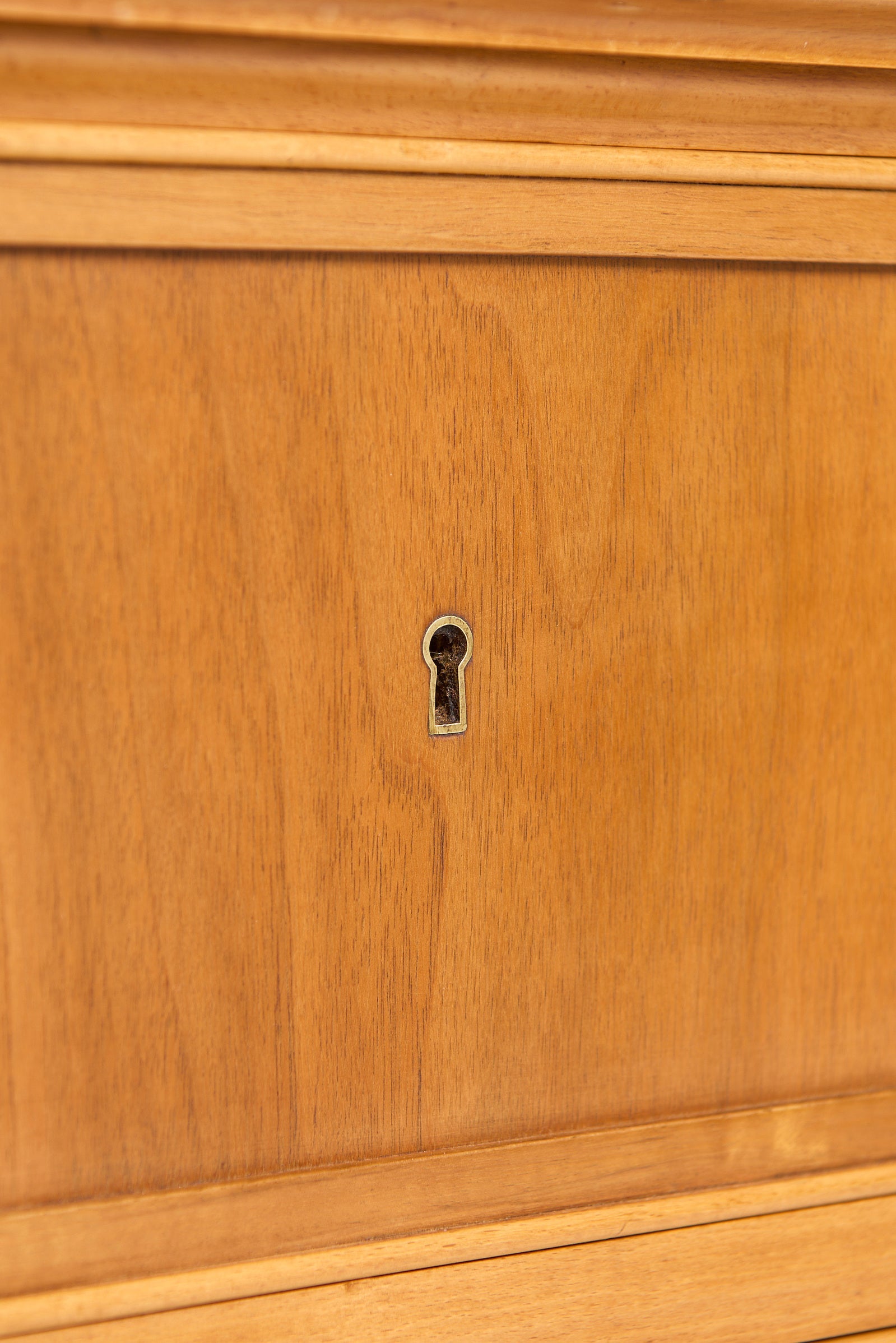 Italian Mid-Century Chest of Drawers