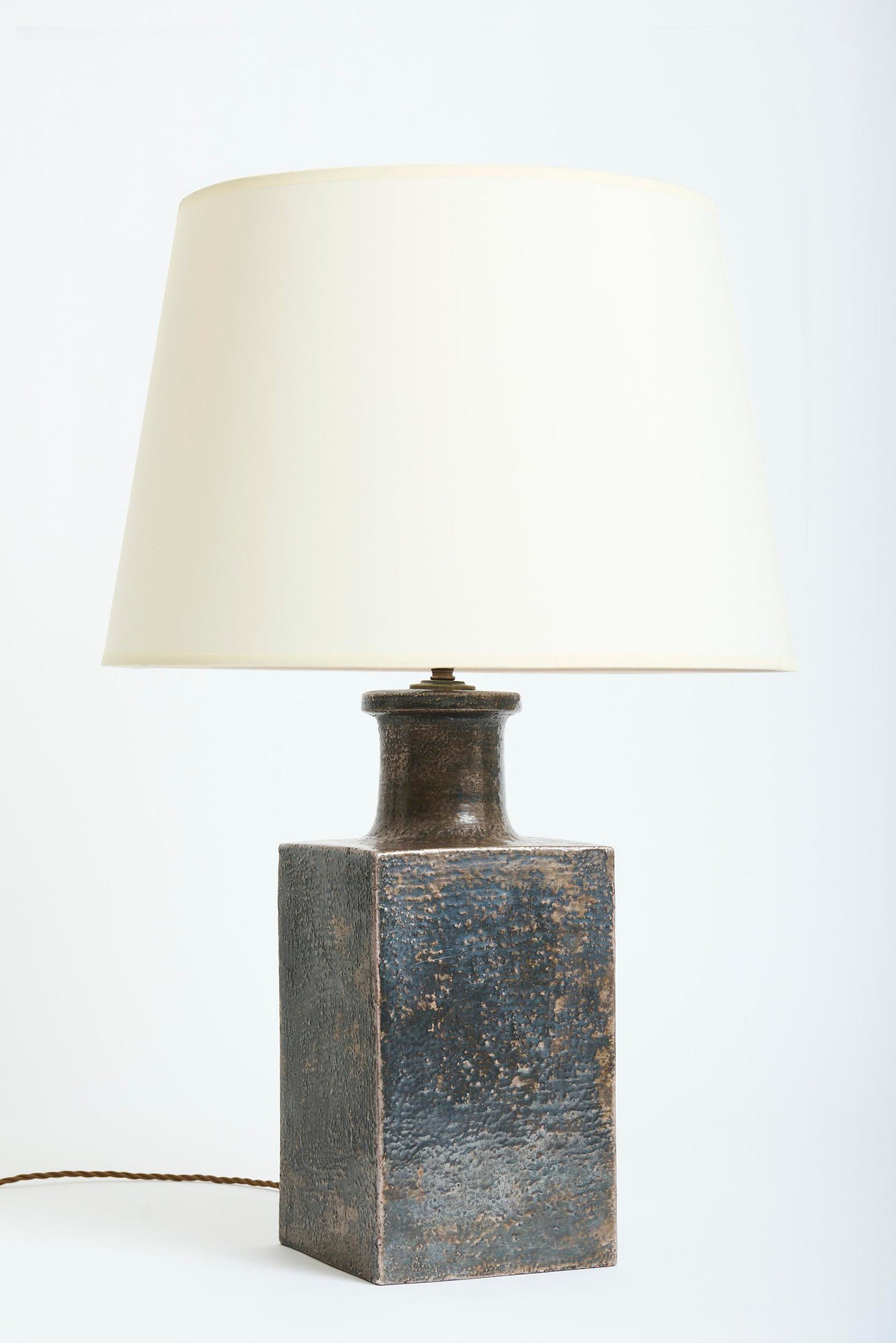 9761- Ceramic Table Lamp