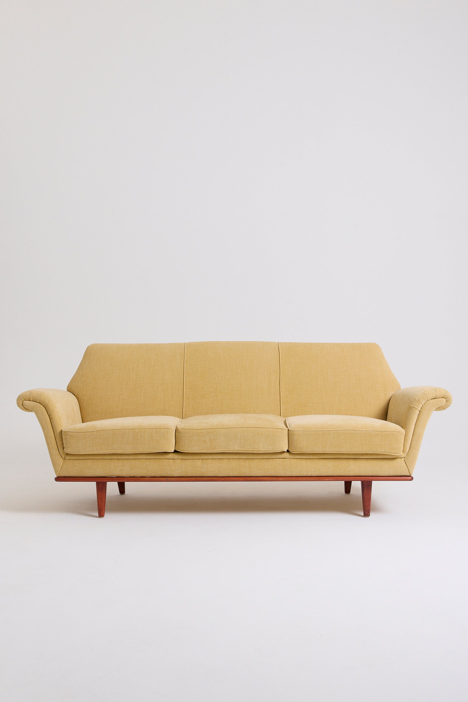 9925- Mid-Century Sofa