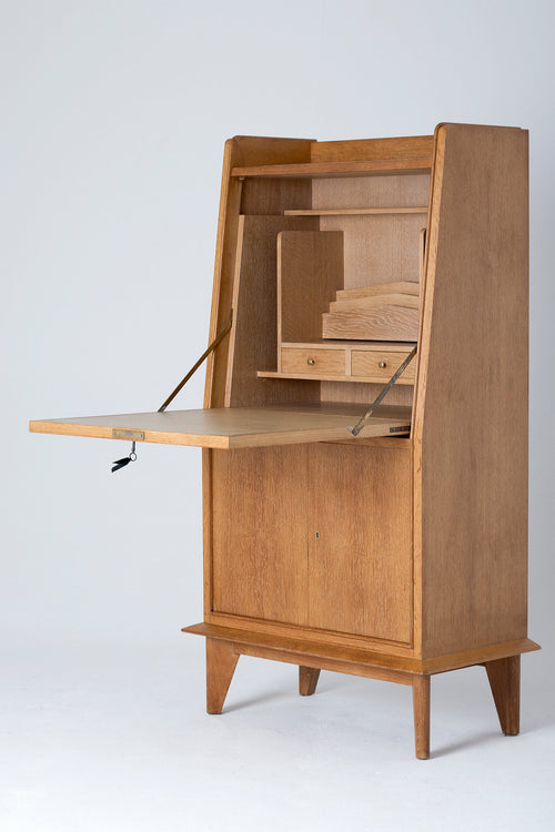 D2151- An Art Deco Oak Secretaire Cabinet